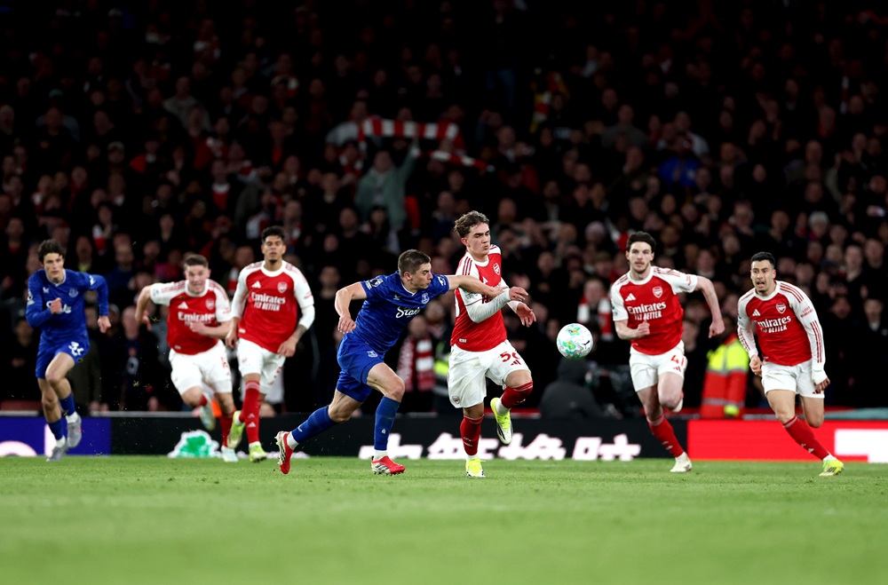 Arsenal youngster nominated for PFA Young Player of the Year 4 Max Dowman of Arsenal runs with the ball under pressure from Vitaliy Mykolenko of Everton on his way to scoring his team's second goal during the Premier League match between Arsenal and Everton at Emirates Stadium on March 14, 2026 in London, England. (Photo by Alex Pantling/Getty Images)